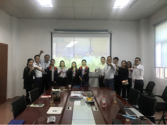乐动网页版登录入口-乐动（中国）软件与炎墨合影
